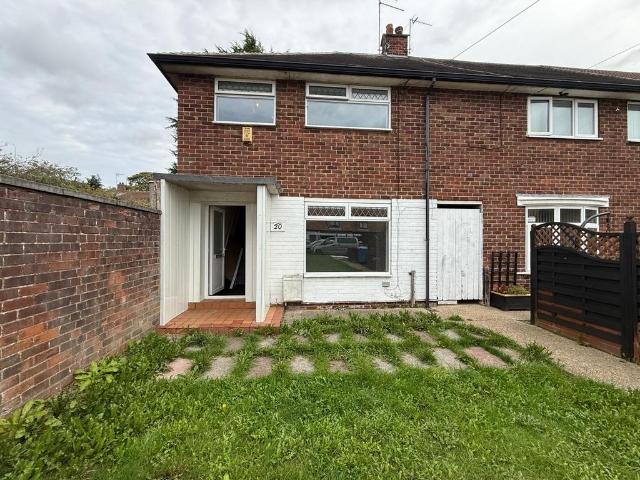 Dunmow Close, Hull 3 bed end of terrace house to rent £775 pcm £179 pw