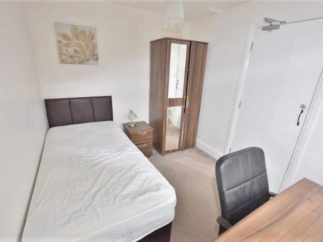 Dunmow Road, Bishops Stortford, CM23 1 bed in a house share to rent £600 pcm £138 pw