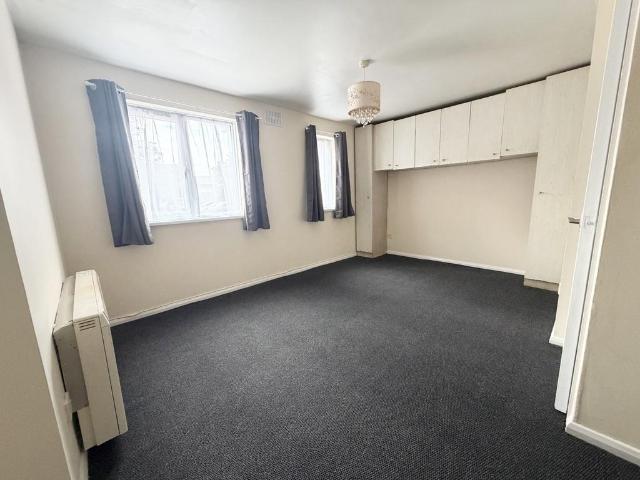 Dunnock Close, N9 1 bed flat to rent £1,250 pcm £288 pw