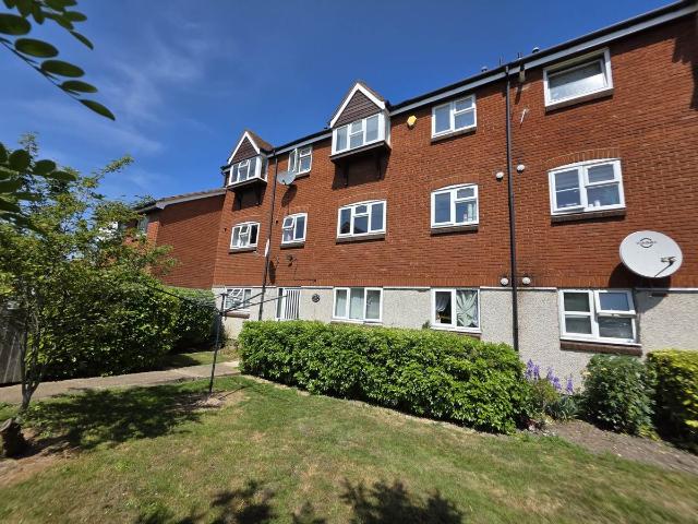 Dunnock Road, Beckton E6, 2 bed flat to rent, £1,650 pcm | PrimeLocation