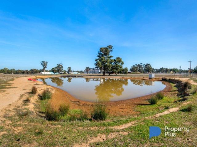 Dunolly Approx 10.73 Acres. 2 Titles. 4 Crown Allotments