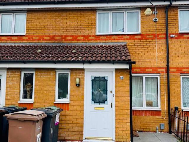 Dunraven Avenue, Luton LU1 3 bed terraced house to rent £1,400 pcm £323 pw