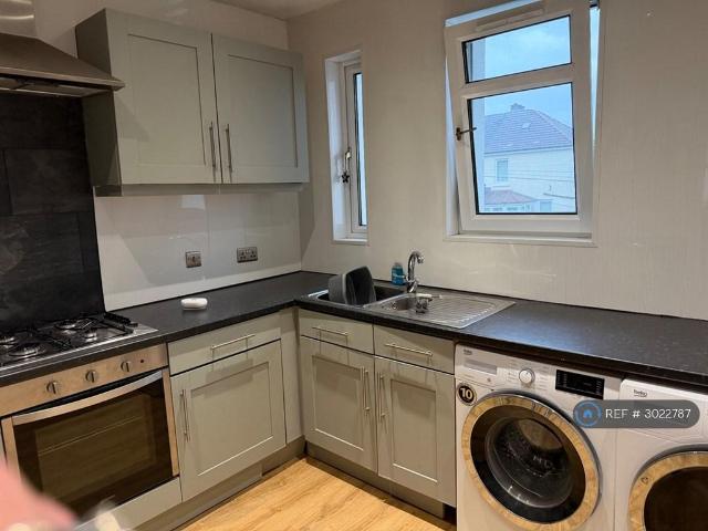 Dunrod St, Glasgow, G32 2 bed flat to rent £1,100 pcm £254 pw