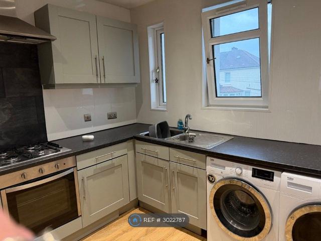 Dunrod St, Glasgow G32, 2 bed flat to rent, £1,100 pcm | PrimeLocation