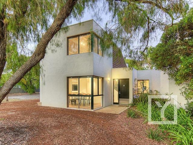 Dunsborough Home Just 300 Meters From The Beach