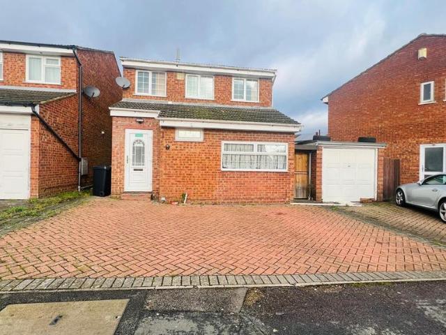 Dunsmore Road, Luton LU1 6 bed detached house to rent £2,350 pcm £542 pw