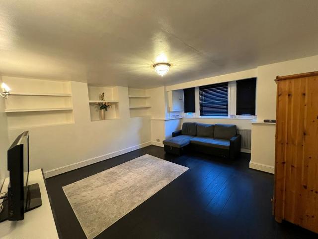 Dunsmure Road, London N16 2 bed flat to rent £2,000 pcm £462 pw