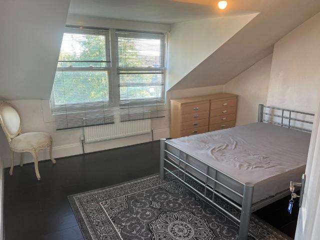 Dunsmure Road, Stoke Newington. Flat share to rent £900 pcm £208 pw