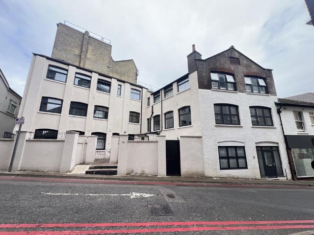Dunstable Place, Luton LU1 1 bed flat to rent £1,150 pcm £265 pw