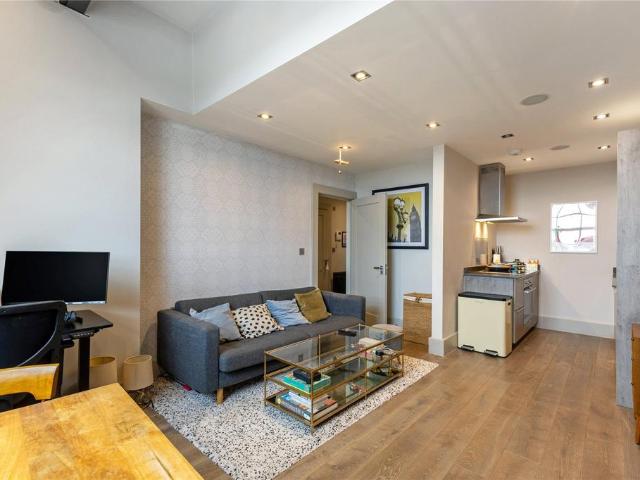 Dunstable Road, Richmond, TW9 2 bed flat to rent £4,000 pcm £923 pw