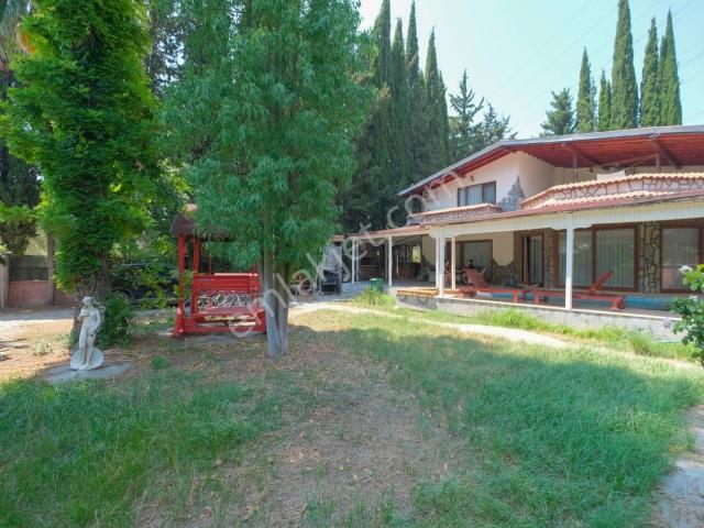 Duacıda 930 M² Müstakil Arsa İçinde | 6+1 | 360 M² | Özel Havuz