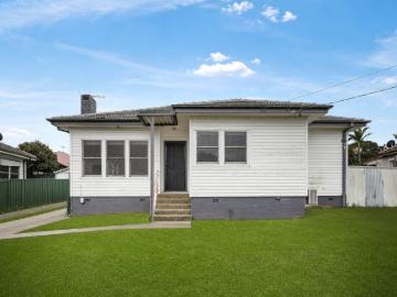 DUAL OCCUPANCY | 1.7KM TO ST MARYS STATION