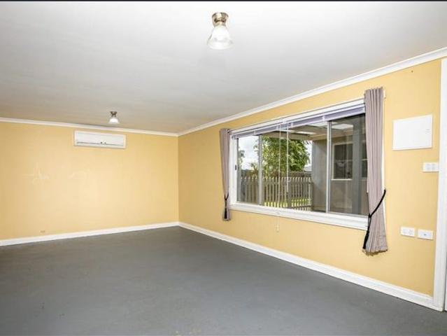 DUAL OCCUPANCY – TWO SEPARATE LIVING SPACES!