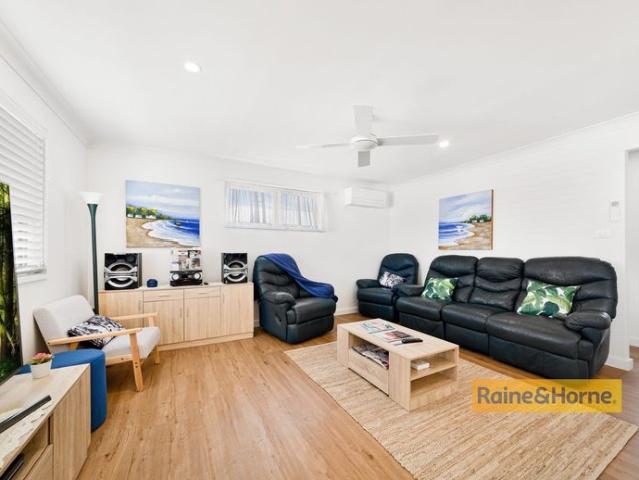 5 BEDROOM HOME WITH THE OPTION FOR DUAL LIVING