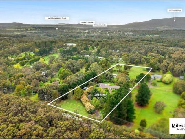Dual Occupancy Living charm in an enviable location!