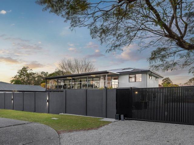 Dual Occupancy Opportunity on a MASSIVE Private Block!