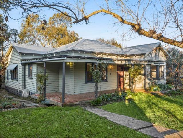 Dual Dwelling Delight in the Heart of Clunes