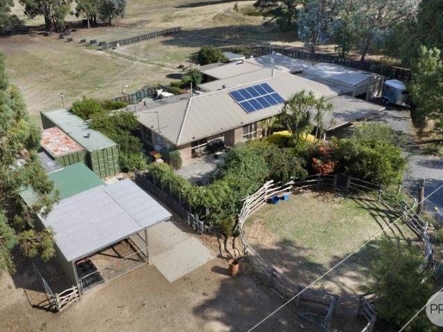 Dual Family Living on 6.7 Acres Near Smythesdale Village