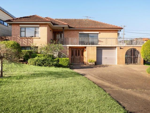 Dual family opportunity on approx. 600.7sqm