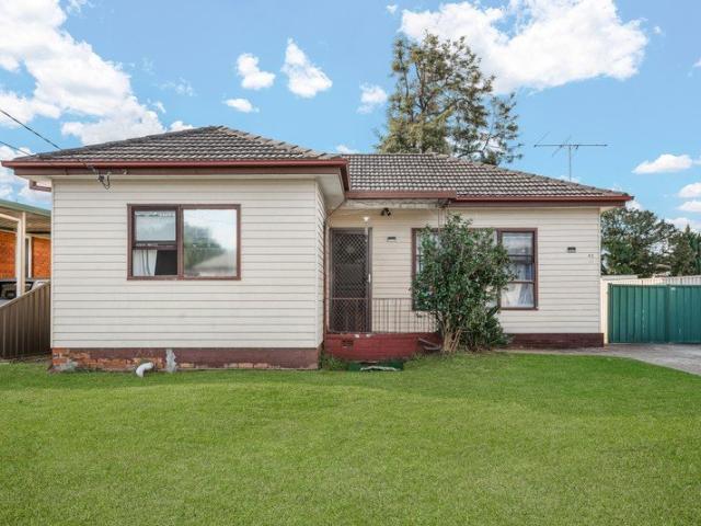 HOUSE + 3 YEAR OLD GRANNY FLAT