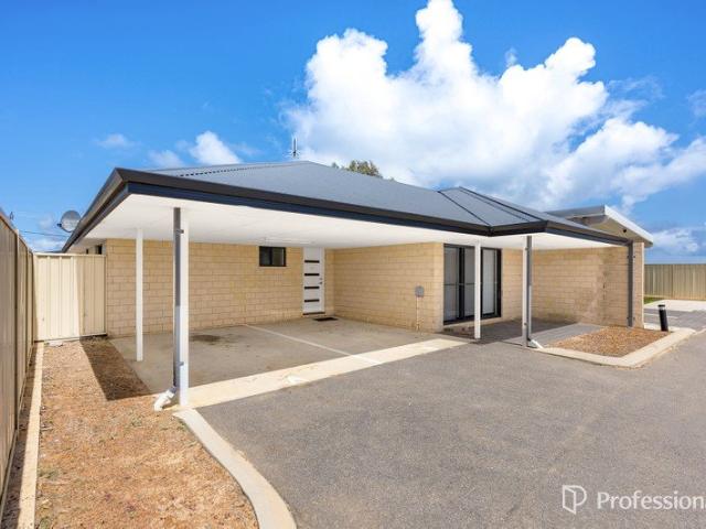 Dual Income Living in Prime Location