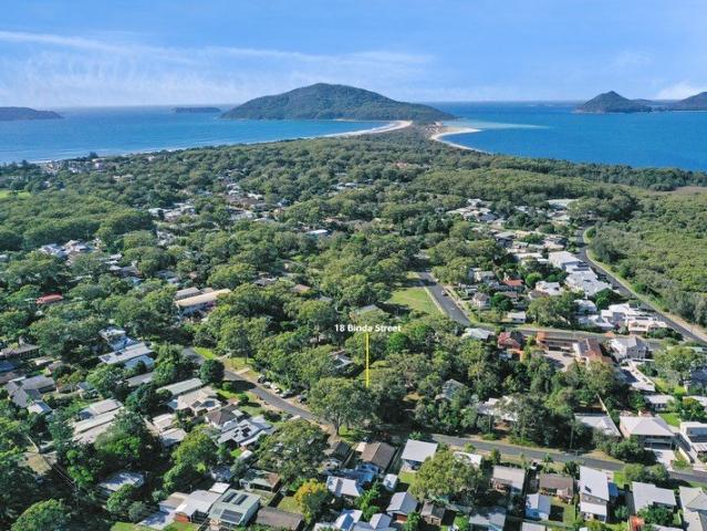 Dual Income Opportunity on Expansive Block in Prime Location