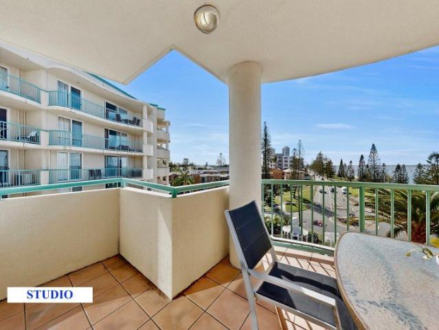 DUAL KEY APARTMENT WITH FANTASTIC BROADWATER VIEWS