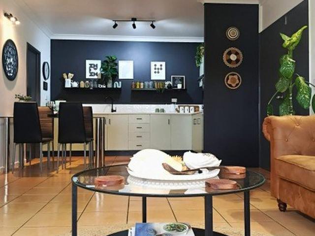 DUAL KEY APARTMENT WITH INCOME OPPORTUNITY