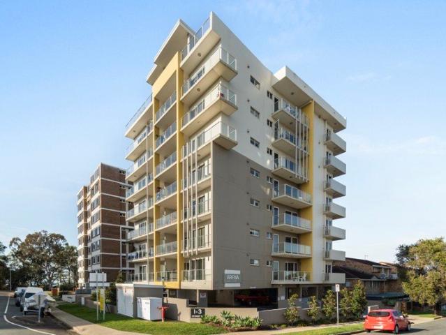 DUAL KEY or DUAL INCOME. DIRECT WATER ACCESS. WELCOME TO THE ARENA ON SYDNEY