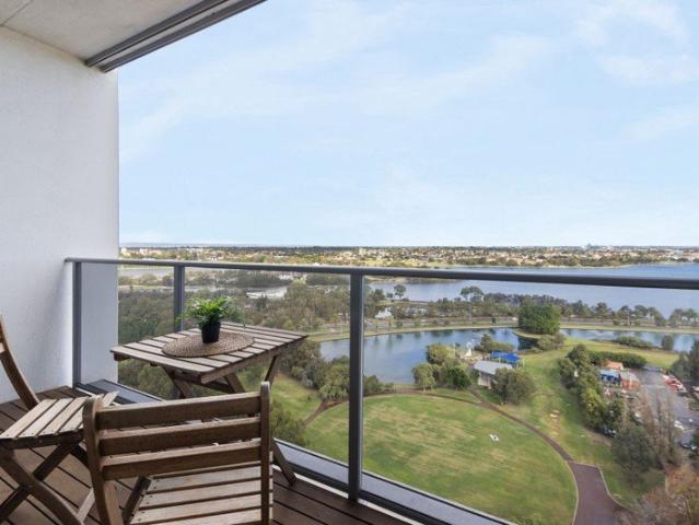 Dual Key Resort Style Living!