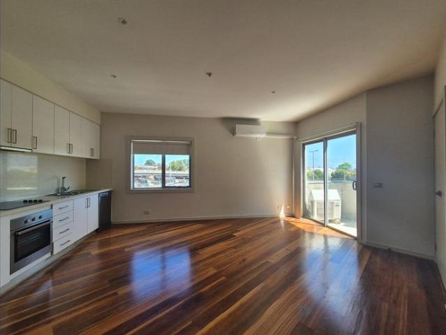 Dual level apartment in prime location