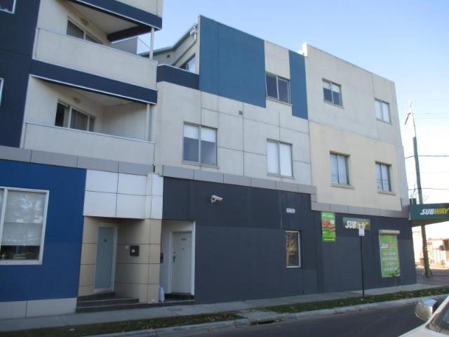 Dual level apartment in prime location