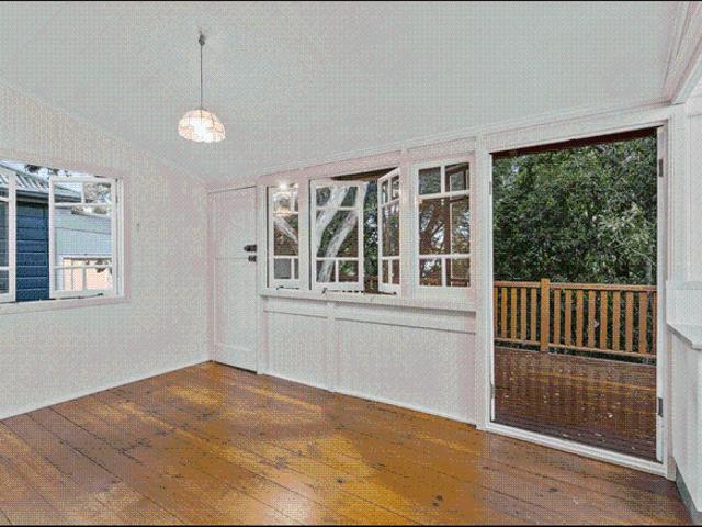 Dual Level Cottage with Large Attic / Second Living Studio
