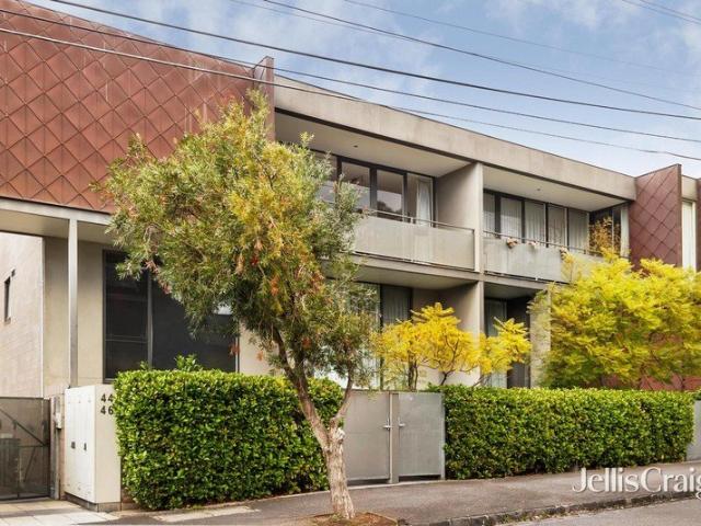 Dual level luxe & Melbourne's best city view