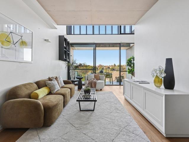 Dual Level Residence In A Convenient Locale