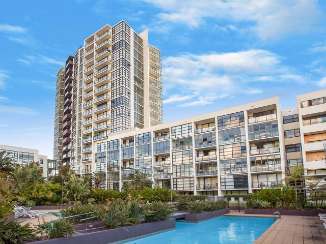 Dual level urban oasis with a resort like vibe