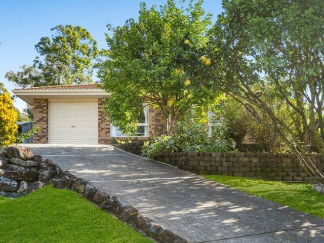 Dual Living, 5 Bed, 3 Bath, 2 Kitchen, Single Level Home, Central Location in Tightly Held Enclave