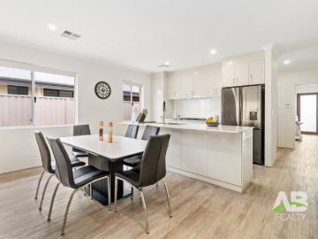 Price Reduced Ideal Dual Living Investment Opportunity