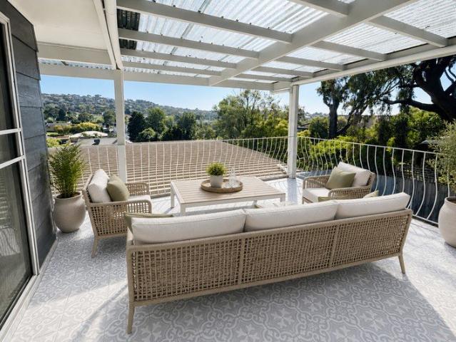 Dual Living with Spectacular Views in the Heart of Highton