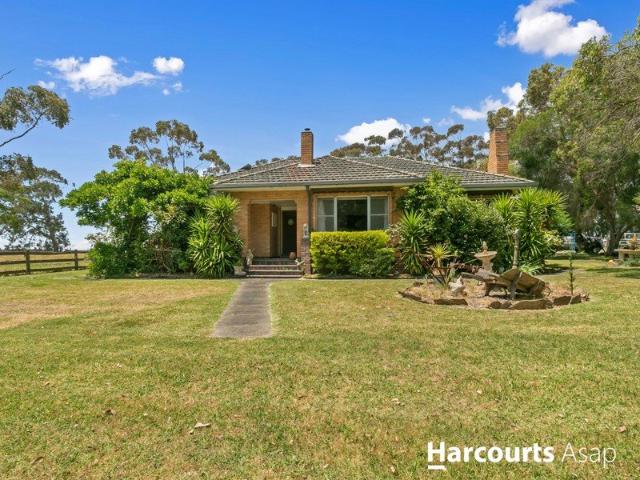 Dual Living Acreage with Granny Flat Flexibility on Traralgon's Edge