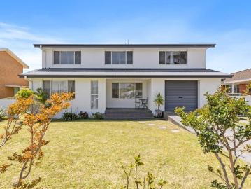 DUAL LIVING COASTAL GEM ON THE EASTERN SIDE OF ULLADULLA