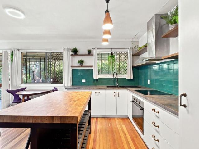 Dual Living Excellence in Prime Greenslopes Location
