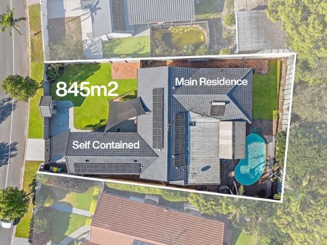 Dual Living Family Home Close to Everything