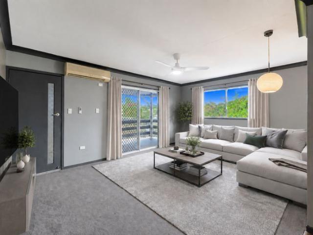 Dual Living home in Sun Valley with side access