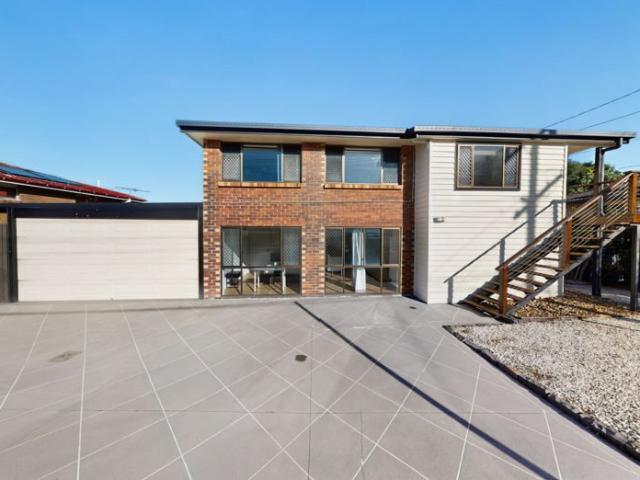 Dual living Home with a multi million dollar view!
