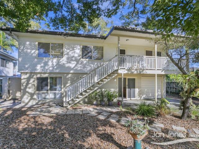 FAMILY FRIENDLY HOME WITH EXTRA SPACE FOR THE LARGEST OF FAMILIES !