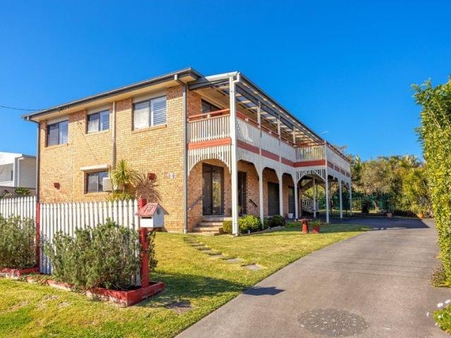 DUAL LIVING IN A PRIME COASTAL LOCATION