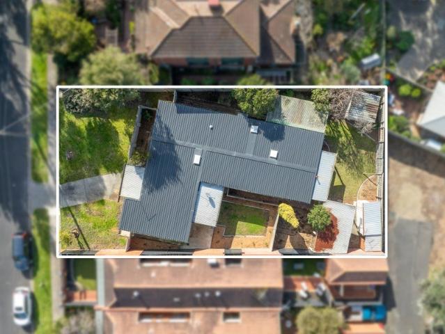 Dual living in a prime location!