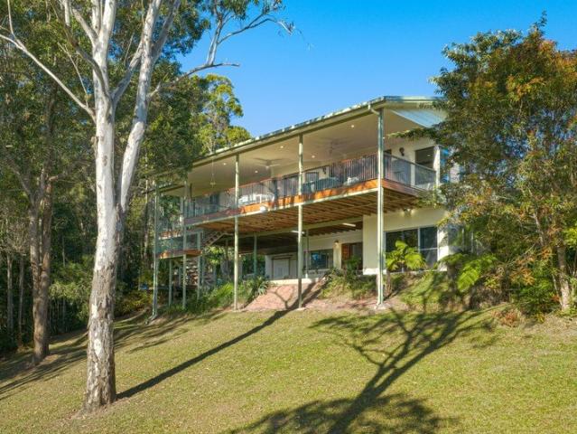 Dual living in remarkable Lakeside setting