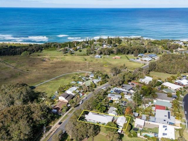 Dual Living Just Metres from the Beach